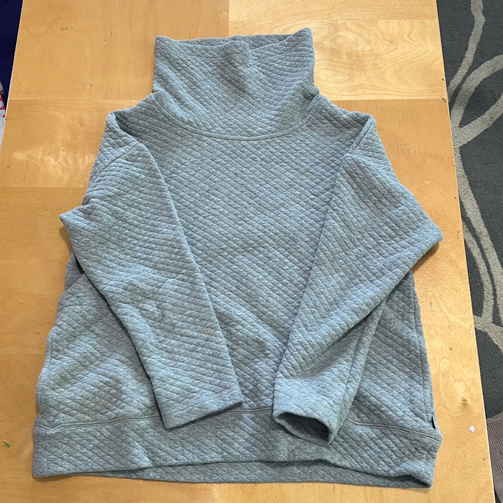 RBX active grey quilted long sleeved active wear with pockets